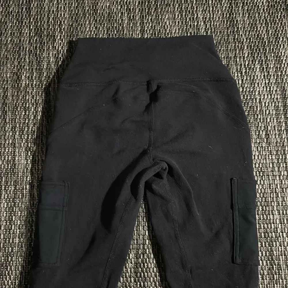 ALO Yoga flat measurements
